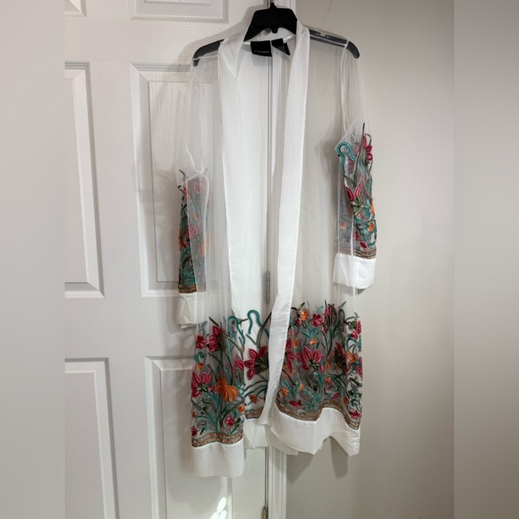 Liv Los Angel beautiful sheer over-coat/duster adorned with bright flowers Sz 2X - Picture 1 of 5